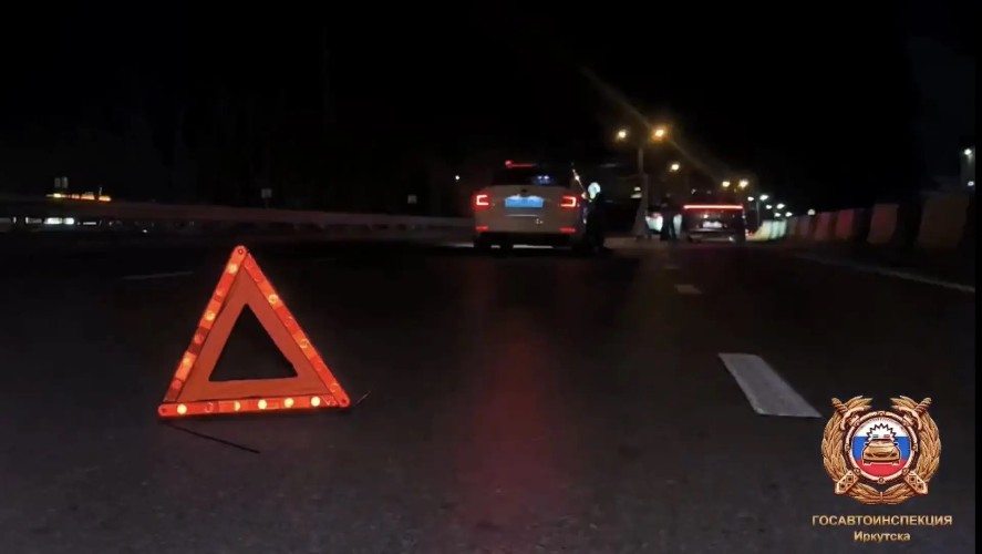 Пешеход погиб под колёсами автомобиля в Иркутске