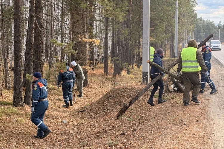 На Байкальском тракте провели субботник