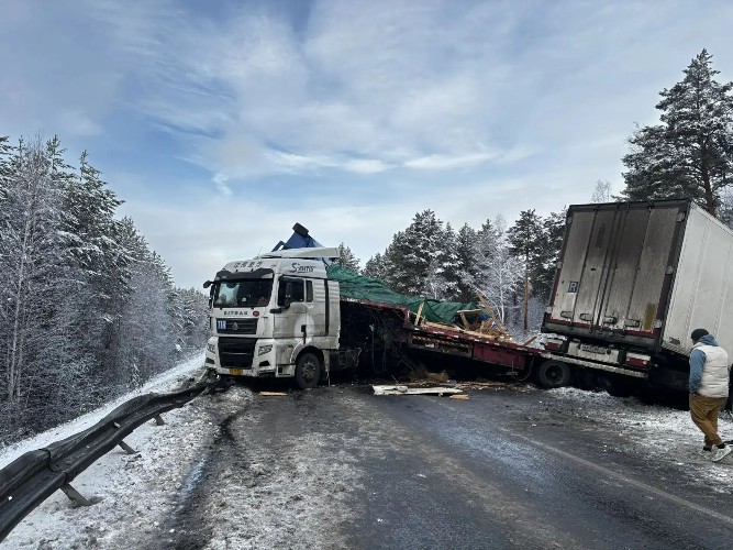 Стали известны подробности массового ДТП с фурами под Нижнеудинском