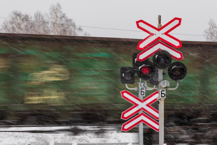Акцию "СТОП-линия" провели на ж/д переездах в Иркутском округе и Тайшете