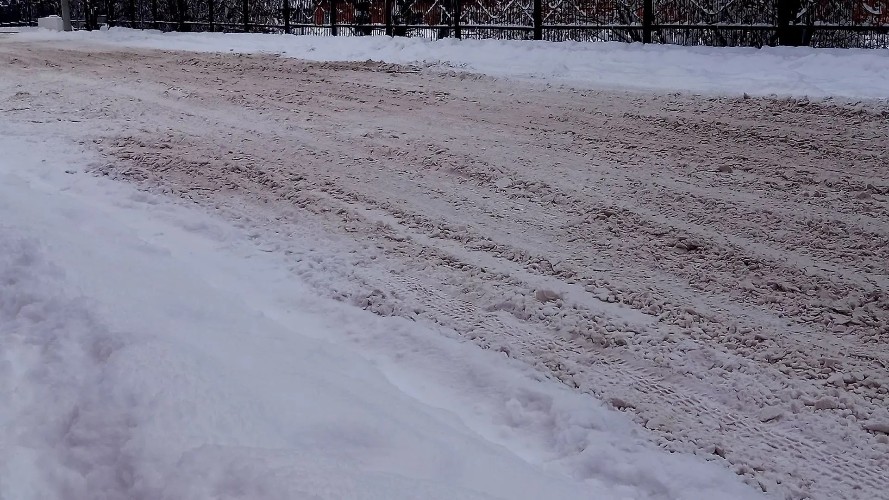 В Братске из‑за погоды задерживается и отменяется общественный транспорт