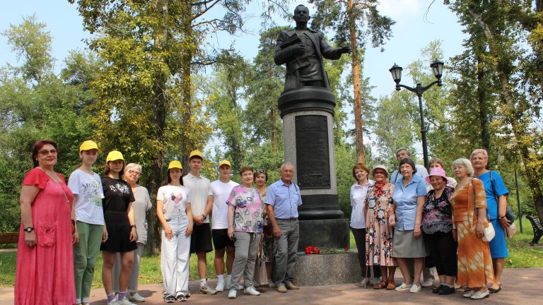 В Ангарске почтили память создателя градообразующего предприятия