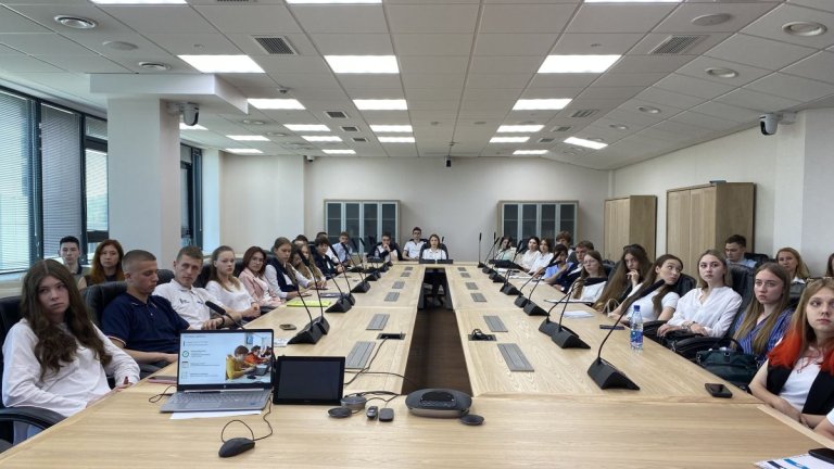 Всё больше школьников и студентов Иркутской области подрабатывают летом