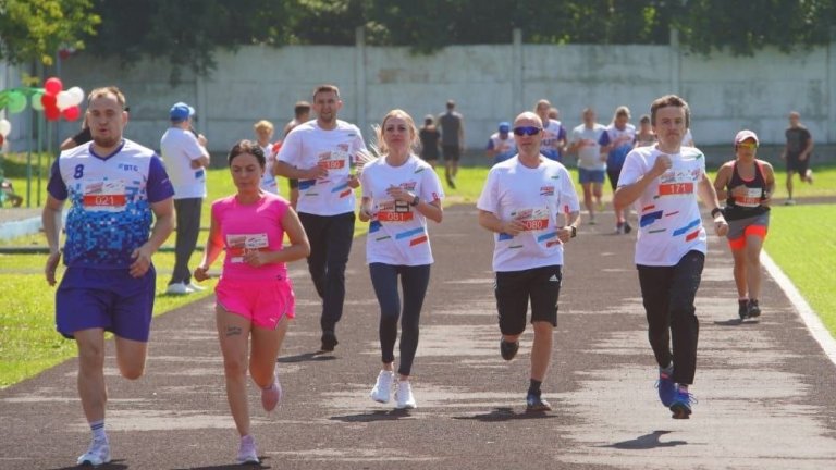 Более 400 человек собрал благотворительный забег в Иркутске