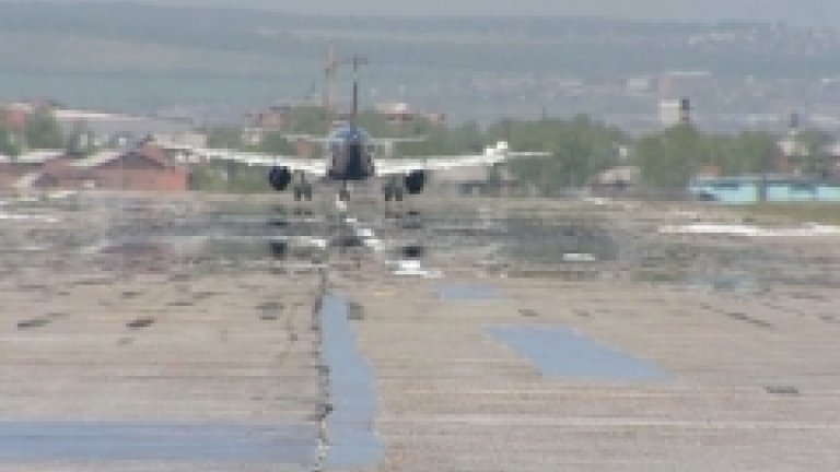 Садиться и взлетать самолёты будут только ночью