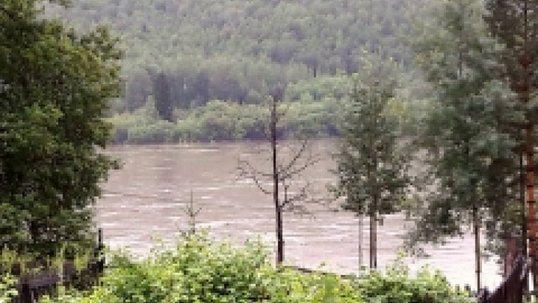 Уровень воды поднялся на реке Витим из-за сильных дождей