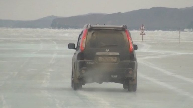 Автомобилистам советуют как можно быстрее покинуть остров Ольхон