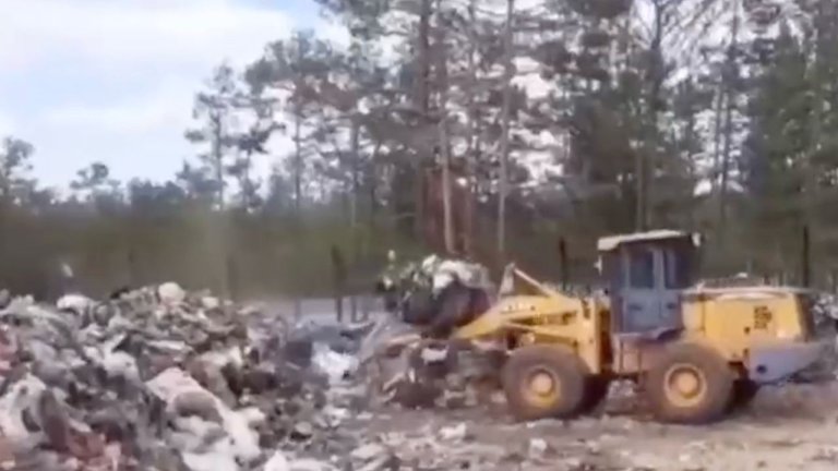 426 тонн отходов вывезли с мусорного полигона на Ольхоне