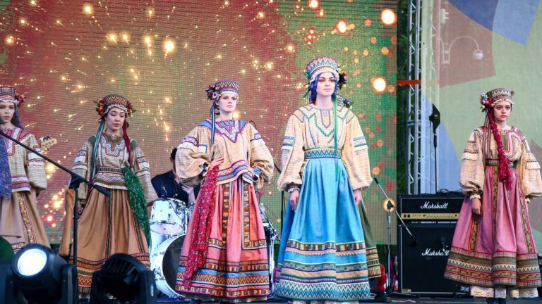 Модный показ «Этноподиум.Ангара» перенесли из-за дождя в Иркутске