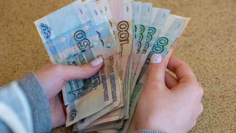 20 млн рублей отдали мошенникам жители Приангарья за сутки