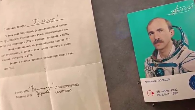 Народные артисты Безруков и Долина, а также космонавт Полещук проголосовали в Приангарье