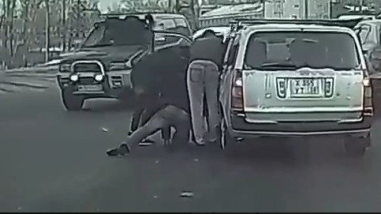 Двух мужчин арестовали за драку на Иркутном мосту