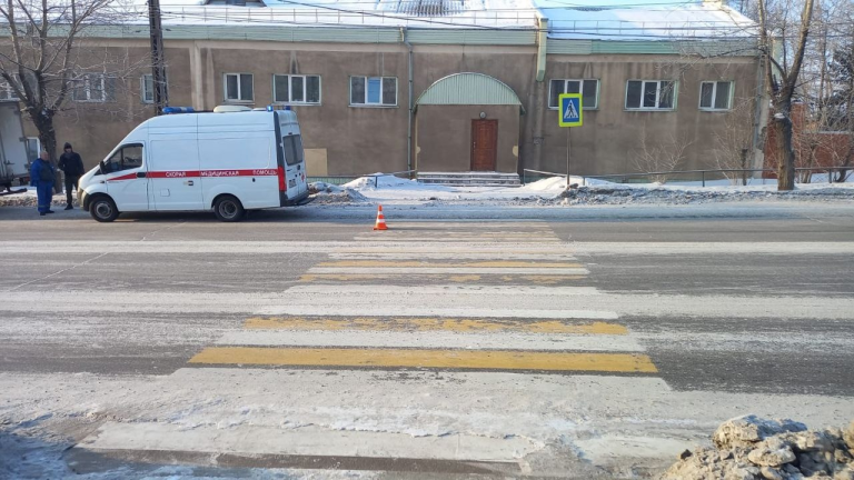 В Братске грузовик сбил на пешеходном переходе 65-летнюю женщину