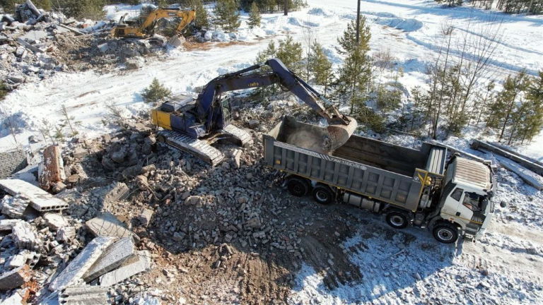В Чунском районе за 48 часов демонтировали недостроенный детсад