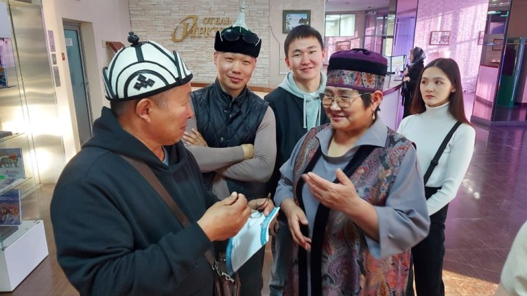 Иркутяне учились ломать кости и танцевать, как в средневековье