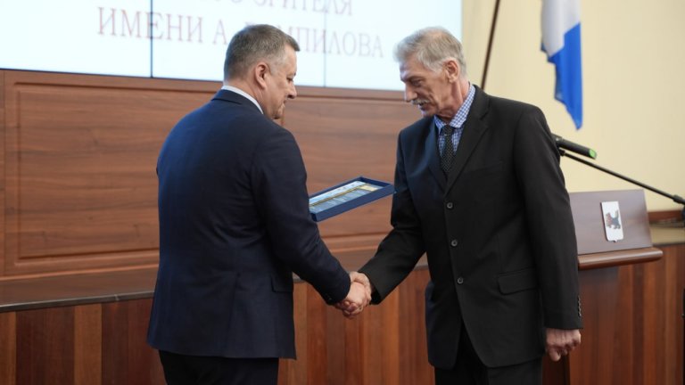 Артисты, библиотекари и сотрудники музеев награждены премиями губернатора Приангарья
