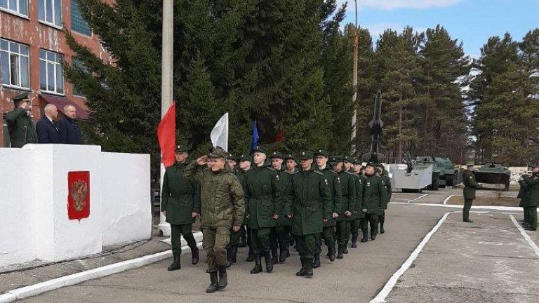 В Иркутской области проводили первых срочников весеннего призыва 2024