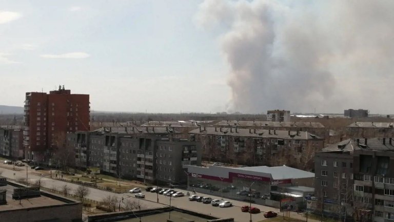 Под Братском лесной пожар идёт на дачный массив Моргудон