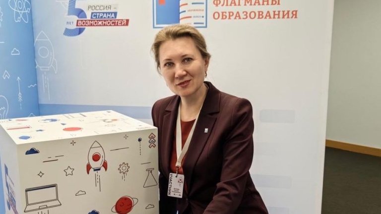 Директор школы из Усть-Илимска стала финалисткой конкурса «Директор года России»
