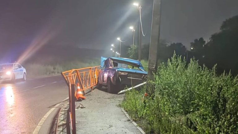 В Черемхове водитель после ДТП бросил в машине двух пострадавших и скрылся
