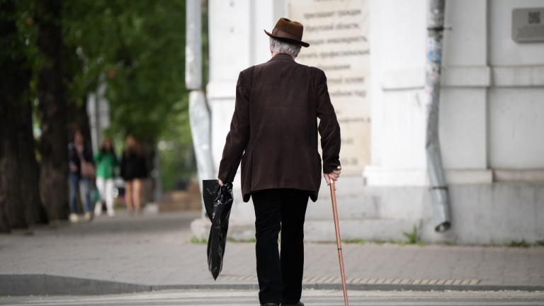 Ветеранами труда Иркутской области стали 50 тысяч жителей региона