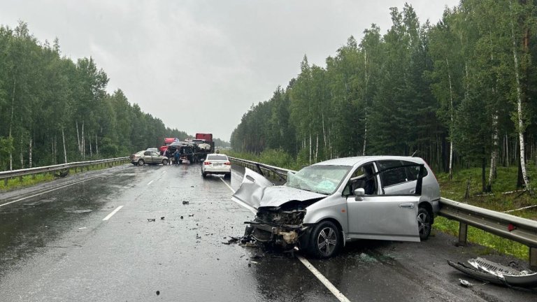 Жизни 8 человек унесли за неделю автоаварии в Иркутской области