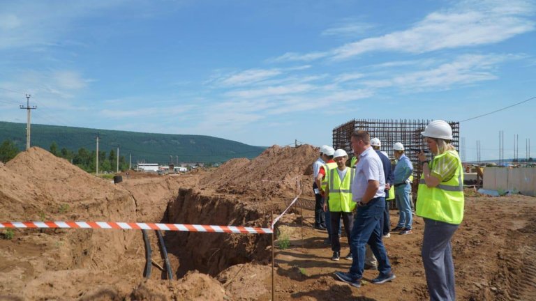 Подрядчик может сорвать сроки строительства школы в Жигаловском районе