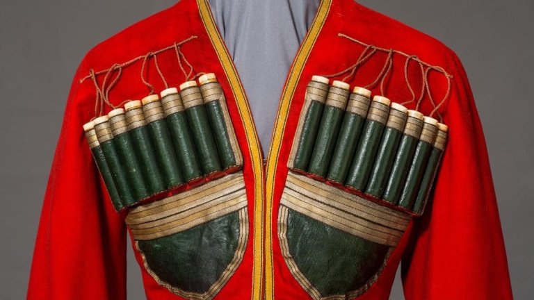 Одежду, оружие и награды казаков привезли из Москвы на иркутскую выставку