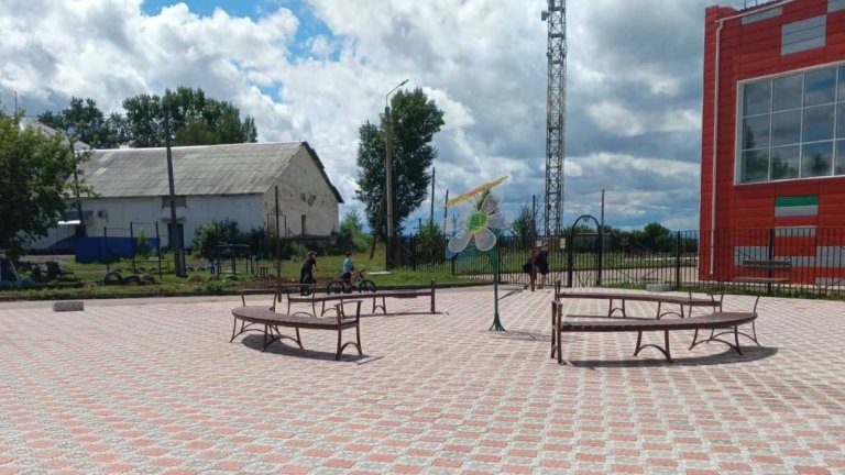 Сквер спортивных достижений появился в Усольском районе