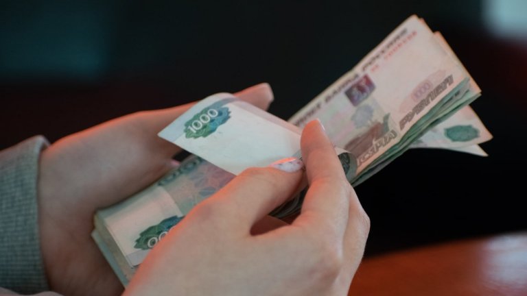 Бухгалтер из Иркутска отдала мошенникам почти 3 млн рублей