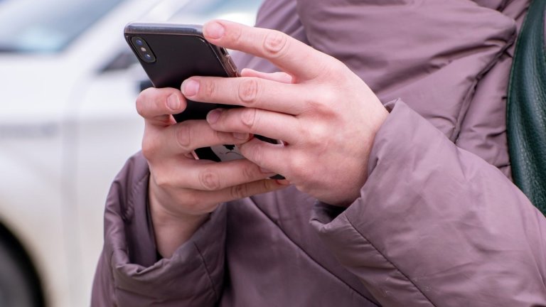 За 500 тыс. рублей продлила договор с лжеоператором связи пенсионерка из Братска