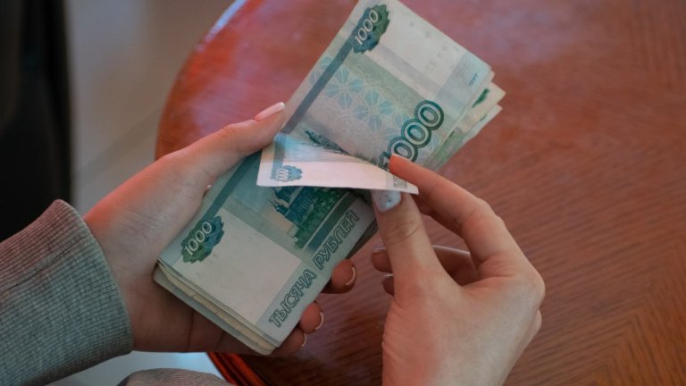 Агроном получила взятки более 1 млн рублей в Приангарье
