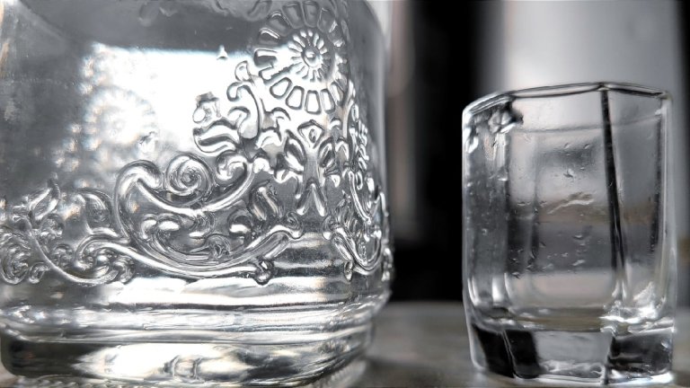 40 маленьких иркутян попали в больницу с алкогольными отравлениями в этом году