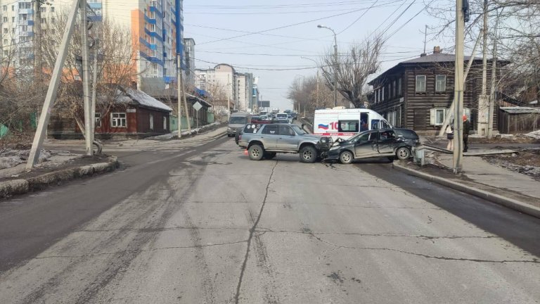 2 человека погибло и 16 пострадало за неделю на дорогах Иркутска