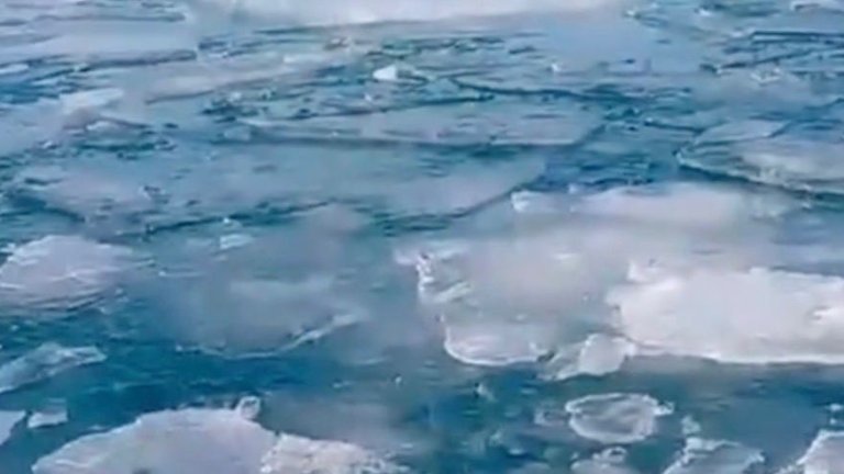 В районе Сарайского пляжа на Байкале обнаружена открытая вода