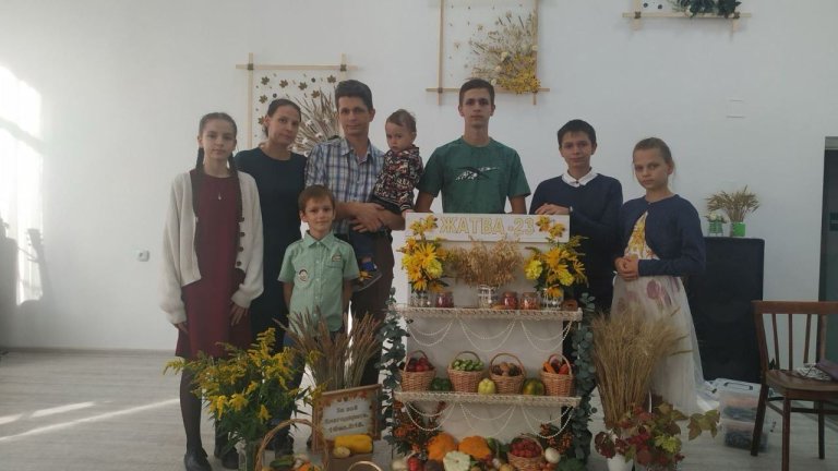Семью из Ангарска наградили Медалью ордена «Родительская слава»