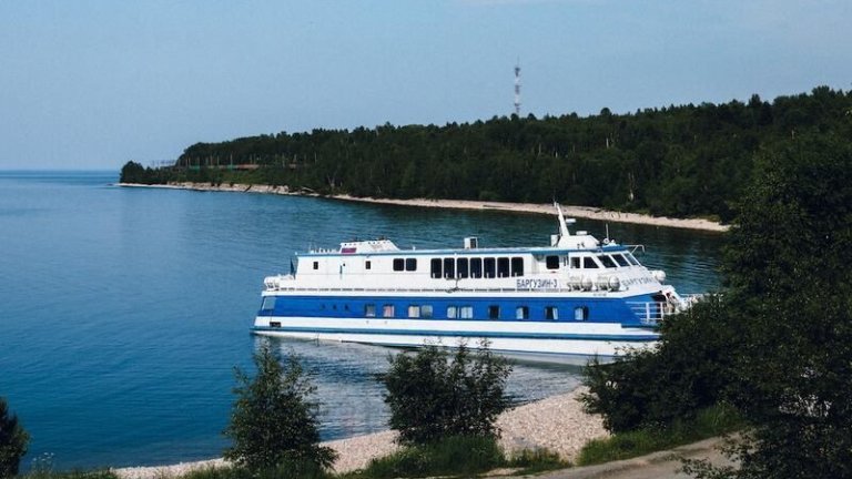 Пассажирский теплоход начнёт курсировать между Иркутском и Танхоем