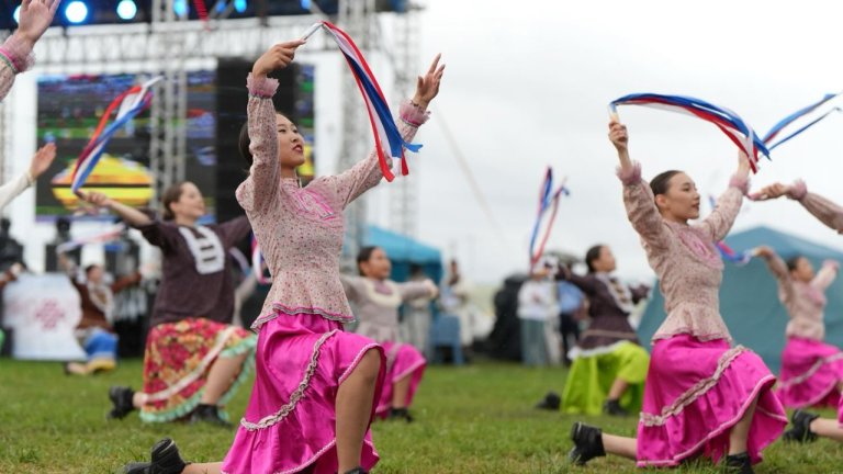 В Усть-Ордынском открылся областной праздник "Сур-Харбан"