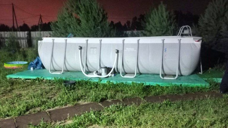 Двухлетняя девочка утонула в бассейне под Иркутском