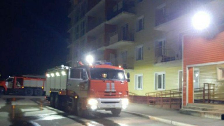 7 человек спасли при пожаре в Зиме