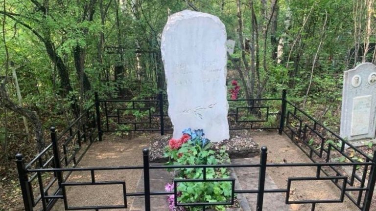 Могилы родителей Леонида Гайдая привели в порядок в Иркутске