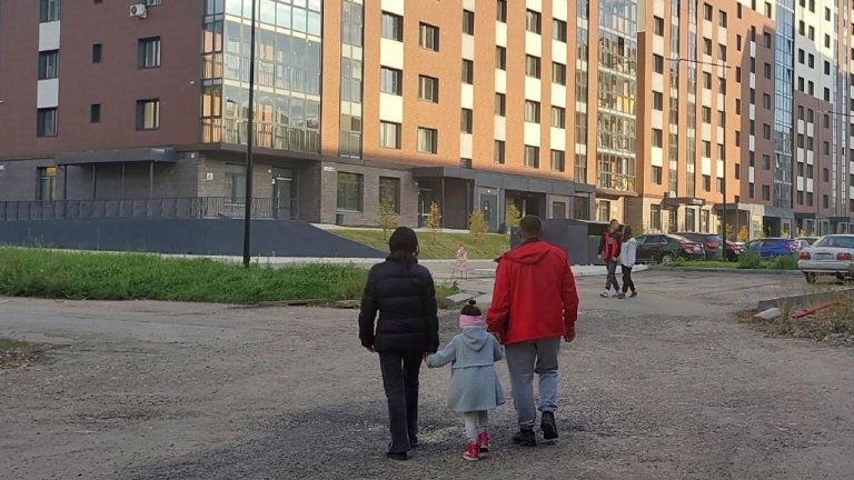 82 молодые семьи Бодайбо получили деньги на улучшение жилищных условий за 12 лет