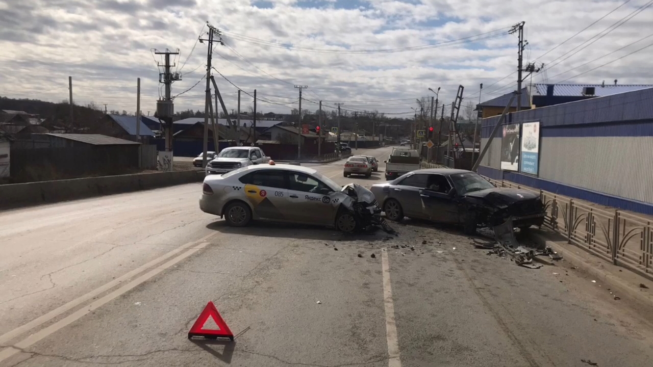 Два человека пострадали в результате ДТП в Иркутске | 08.04.2022 | Новости  Иркутска - БезФормата