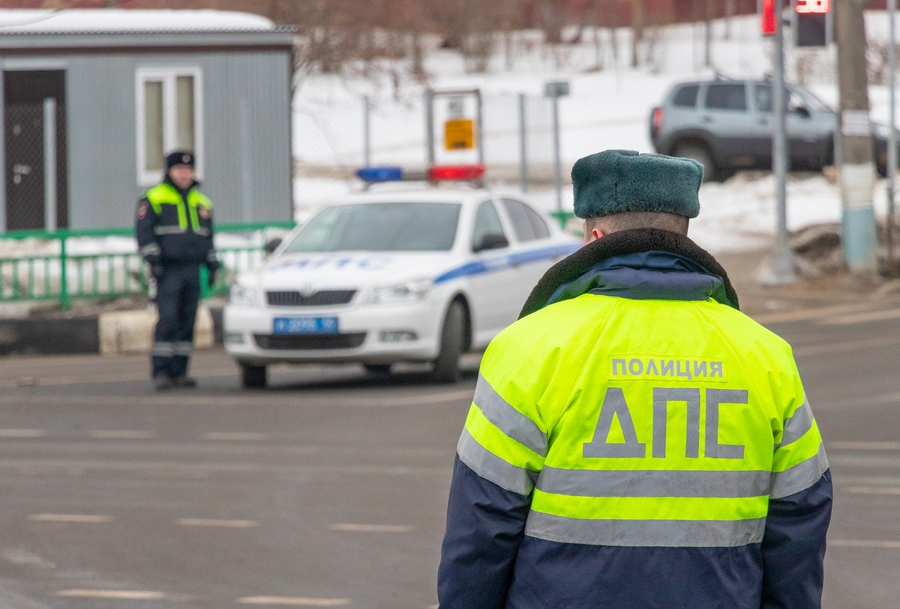 В Ангарске бывший инспектор ДПС осуждён к 9,5 годам лишения свободы за  взятку | НТС