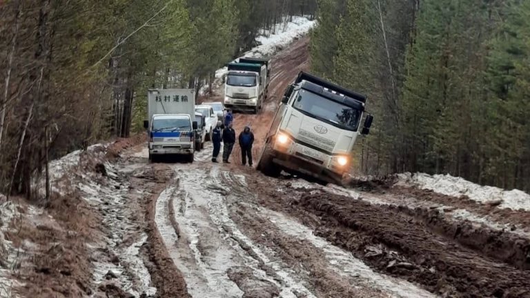 Из-за размытой дороги предприниматели отказываются возить продукты в посёлок Речушка 