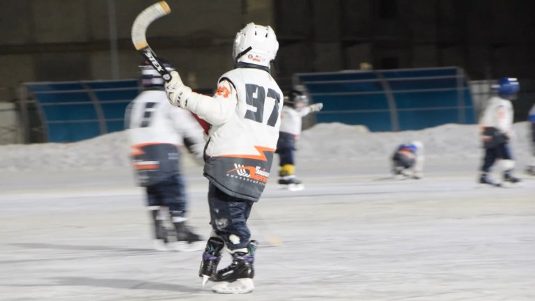 Будущих чемпионов воспитывают в детской хоккейной школе Иркутска