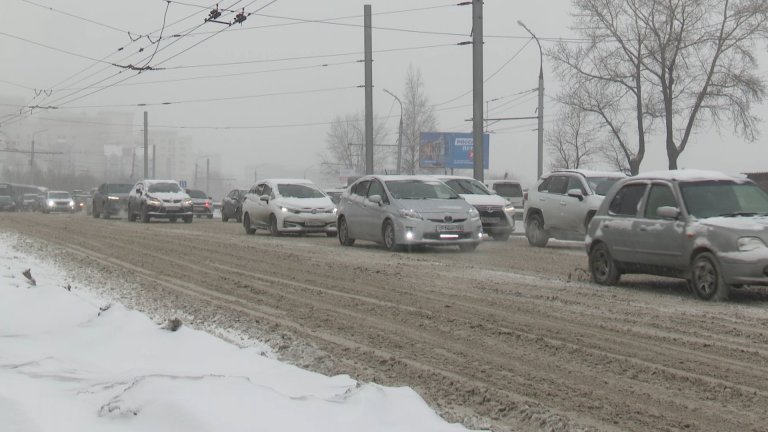 Снегопад стал причиной 10-балльных пробок и множества ДТП в Иркутске