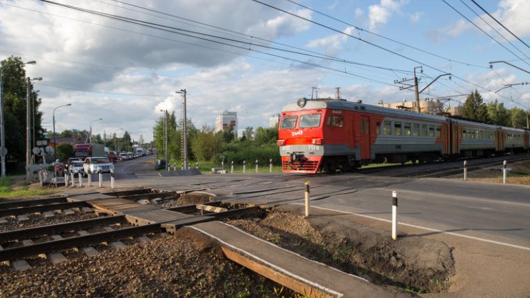 Рейды на соблюдение правил безопасности на железнодорожных переездах проходят в Иркутской области