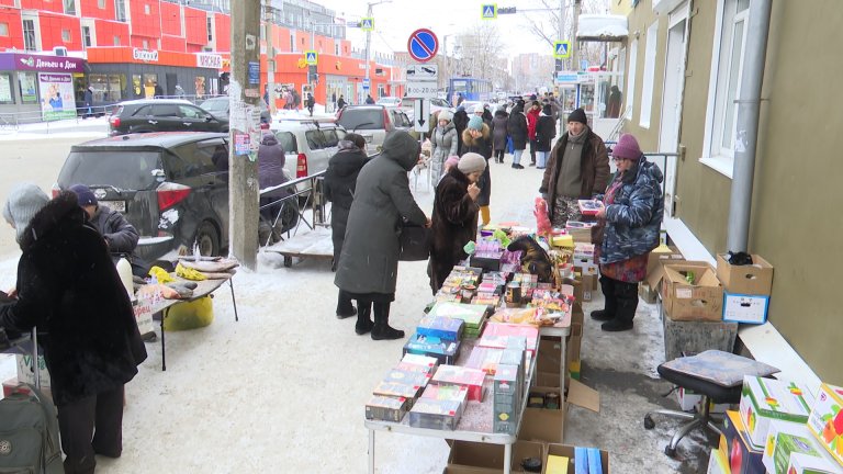 Стихийный рынок на улице Волжской в Иркутске ликвидируют 