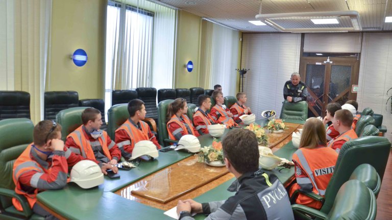 Студенты-металлурги побывали на Братском алюминиевом заводе